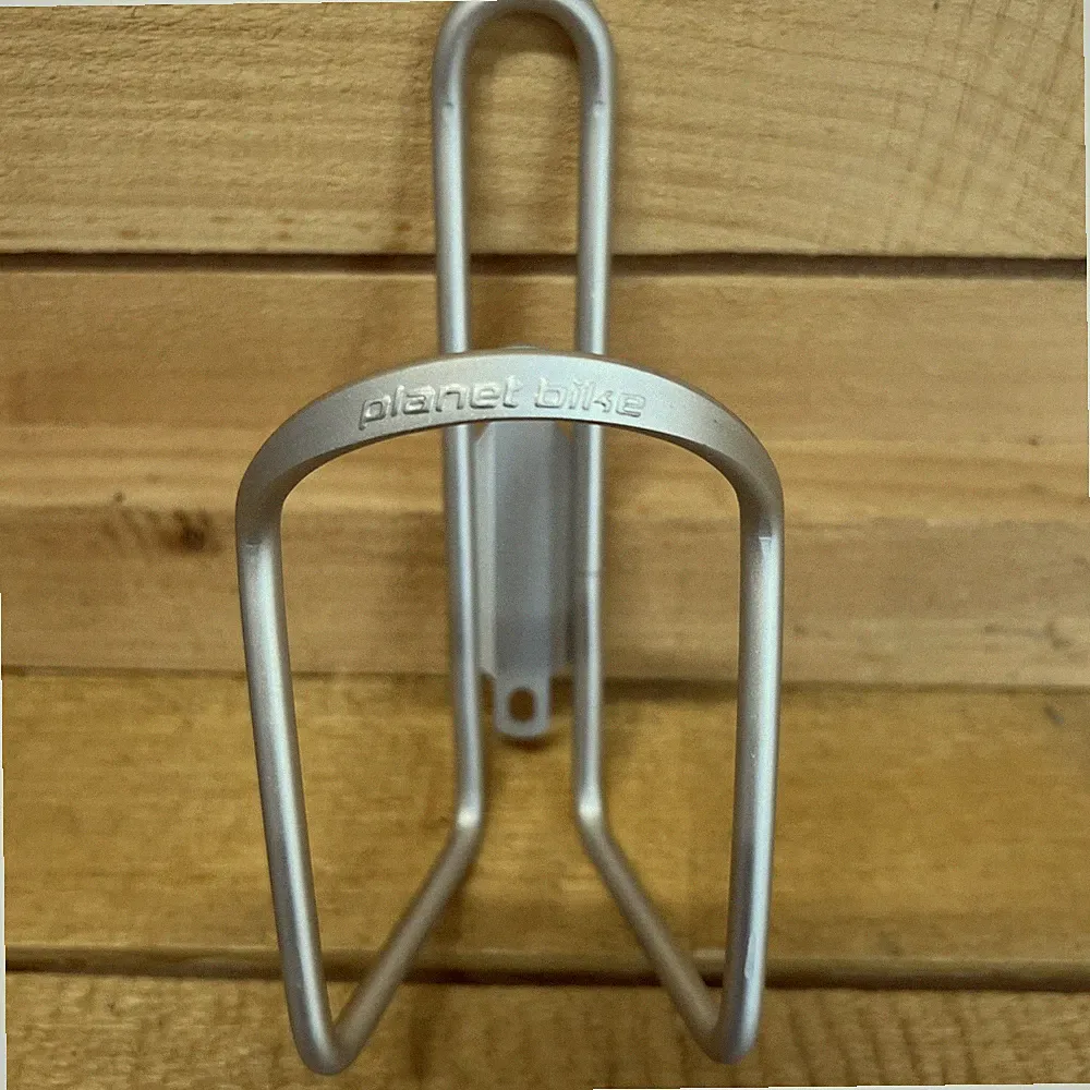 New Planet Aluminum Bicycle Water Bottle Cage: Silver