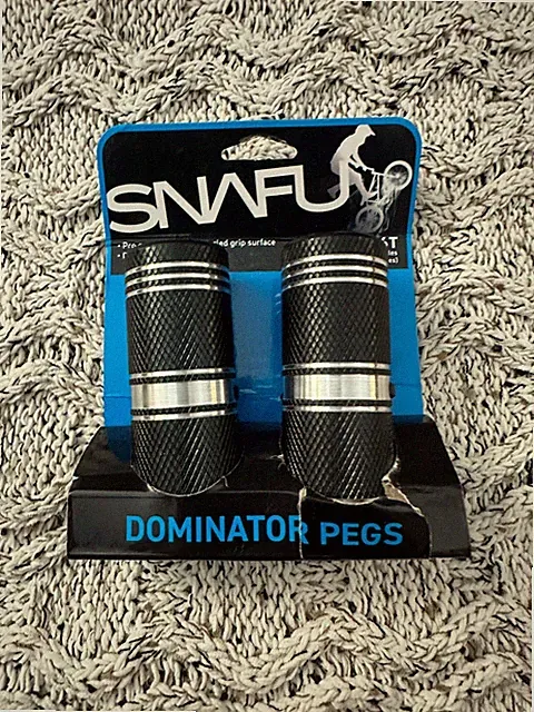 Snafu Dominator BMX Pegs 3/8"x26T Black Alloy Pair New in Package, new.
